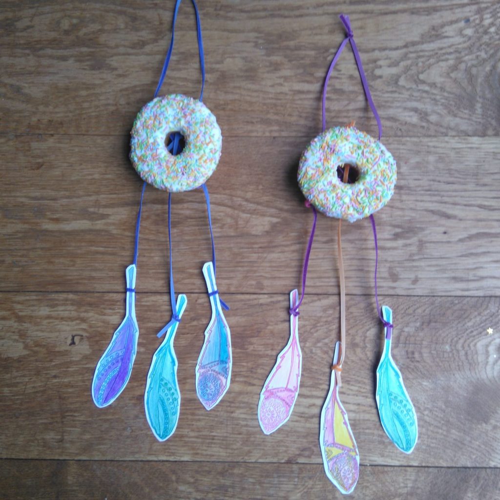 doughnut_dream_catchers_eco_friendly_party_idea