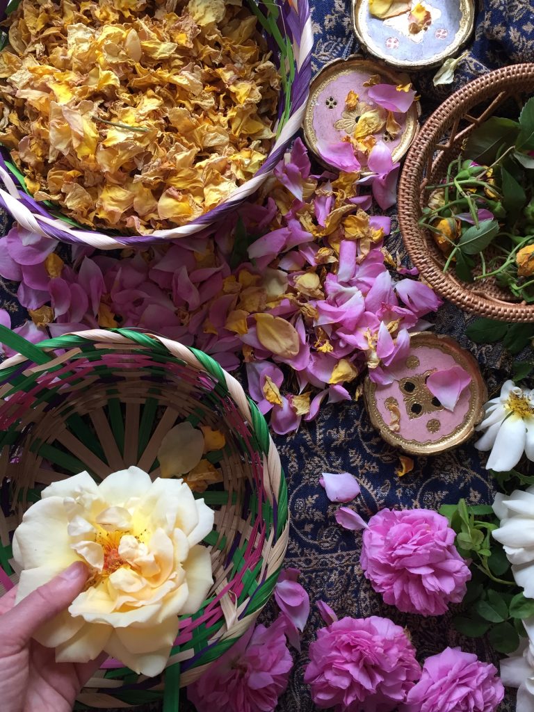 how to make your own handmade dried rrose petals this summer